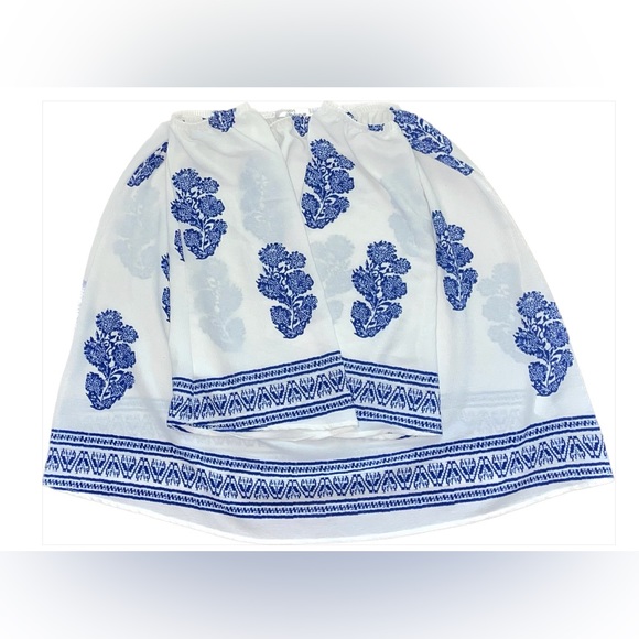 ⭐️NWOT Ivory and Blue Off Shoulder Top bought from Saved By The Dress boutique. - Picture 7 of 8